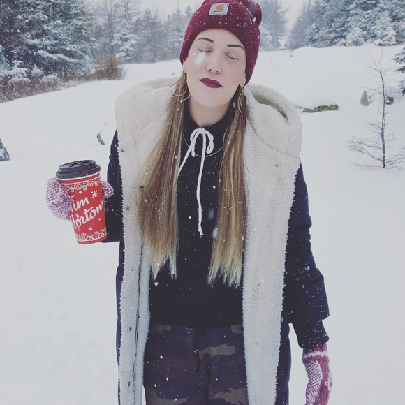 Meet your Posher, Stephanie - Picture 1 of 1